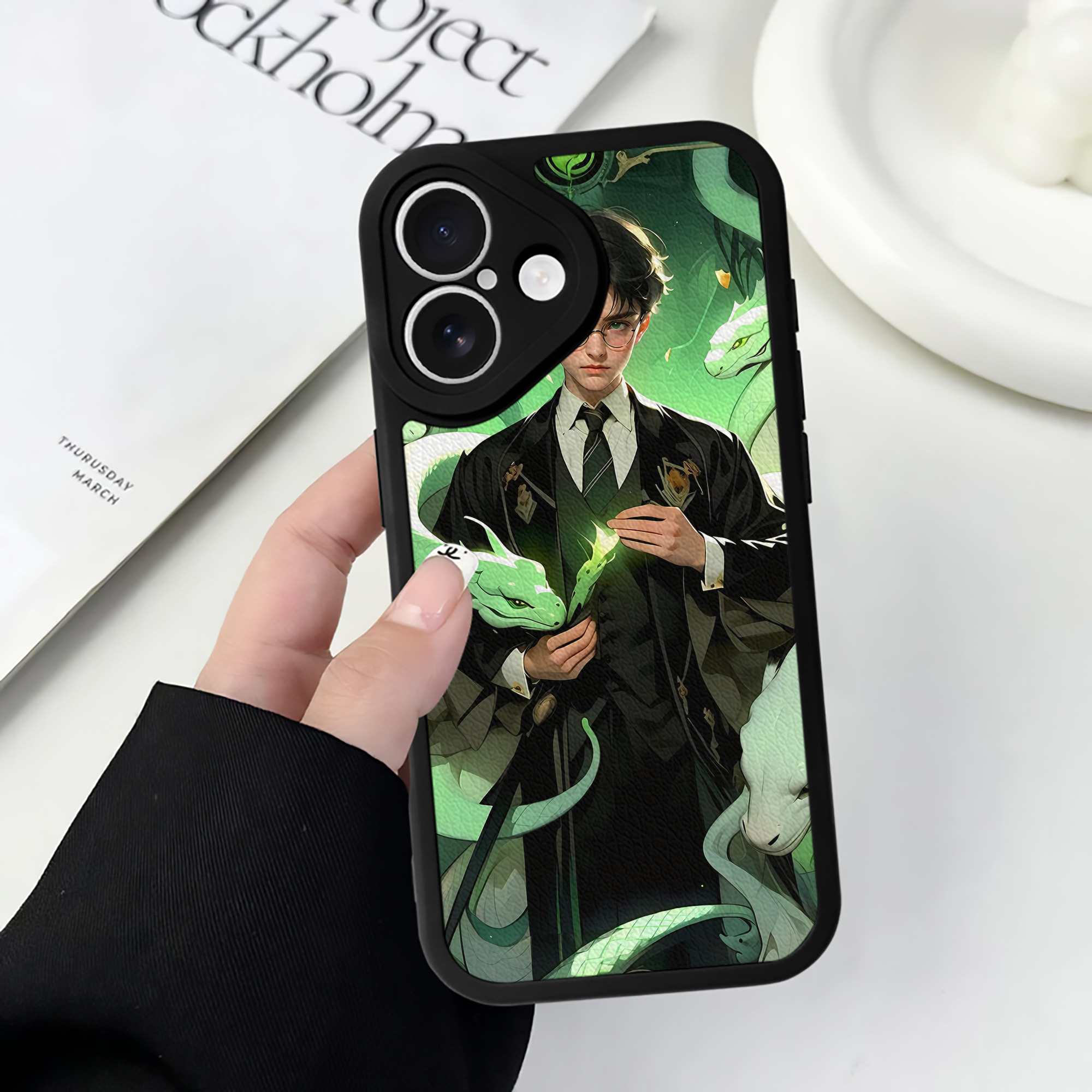 （画像用） Harry Potter ハリー・ポッターシリーズ 【iPhone 16シリーズ対応】シリコンスマホケース（レザー調） 材質：シリコン
